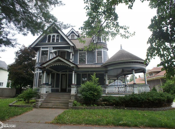 821 Division Street, Webster City, IA 50595-3125