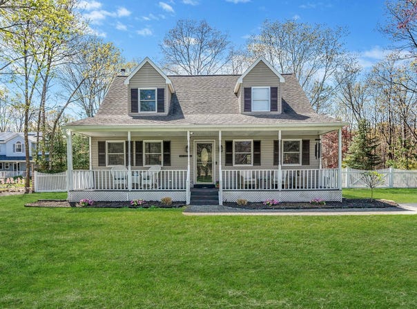 36 N Cozine Road, Manorville, NY 11949