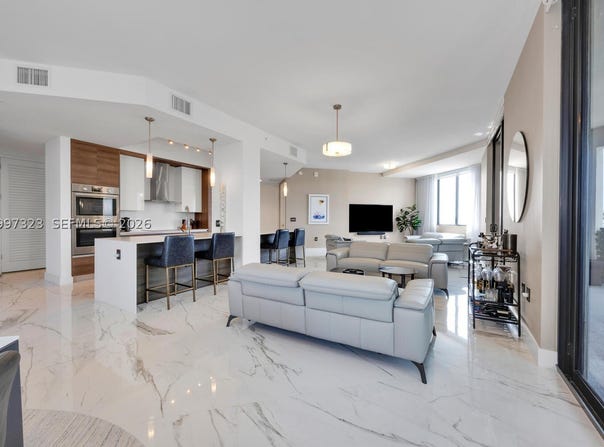 301 Altara Ave, Coral Gables, FL 33146
