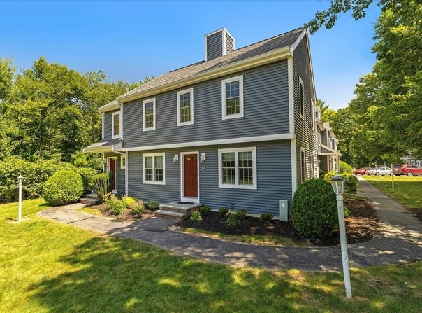 42 Hobart Ln, Rockland, MA 02370