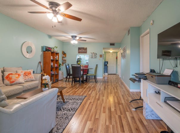 7300 NW 5th Place, Margate, FL 33063