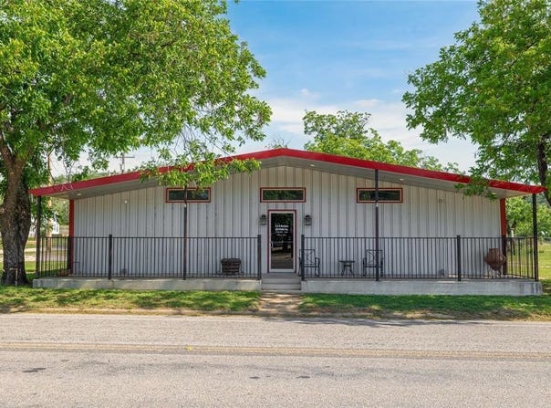 204 Wallis Avenue, Santa Anna, TX 76878