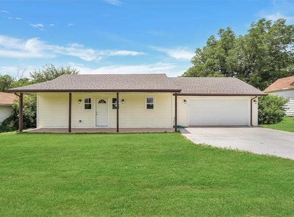 311 N 7th Street, Sayre, OK 73662
