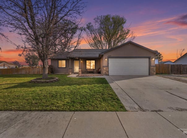 7269 E Nottingham Ln, Nampa, ID 83687-9459