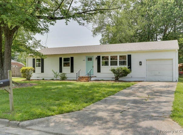 525  Helm Dr, Newport News, VA 23602