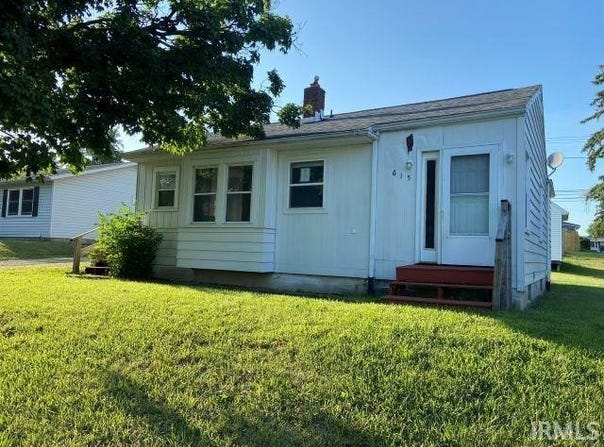 615 E South Street, Albion, IN 46701-1325