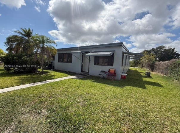11840 SW 221st St, Miami, FL 33170