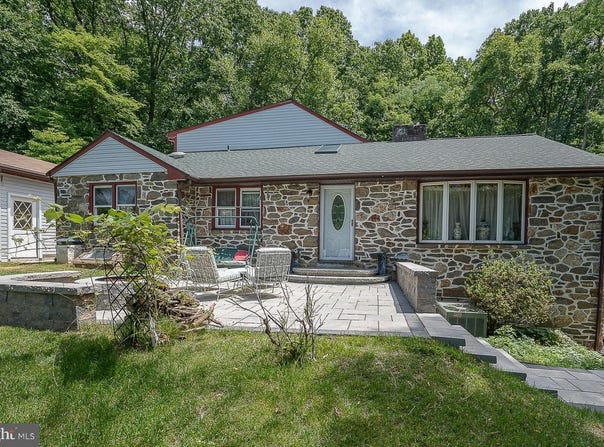 446 IRISH ROAD, BERWYN, PA 19312