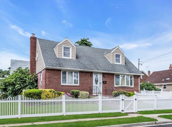 160 Green Street, Valley Stream, NY 11580