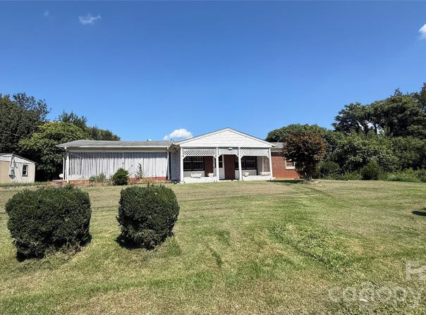 1517 Barcose Street SW, Lenoir, NC 28645