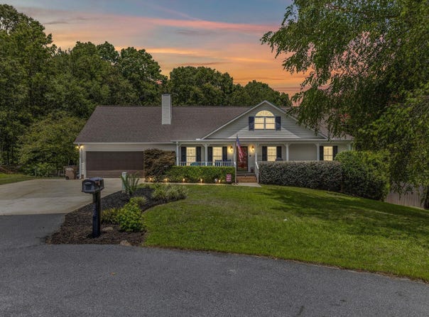 123 Crompton Drive, Pelzer, SC 29669