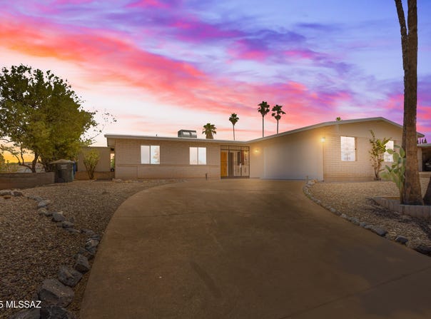 2117 S Torrey Pines Circle, Tucson, AZ 85710