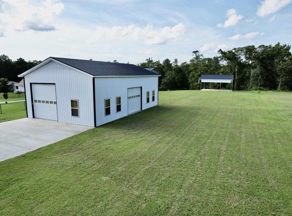 11 Gulley Ln., Salters, SC 29590
