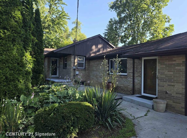 13547 Dixie, Birch Run, MI 48415