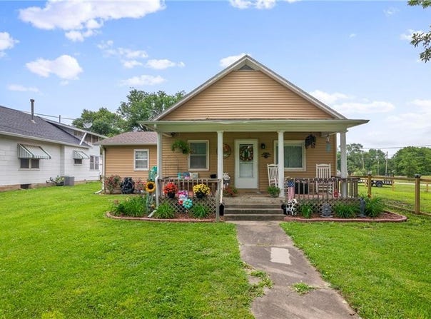302 W 4th Street, Waverly, KS 66871