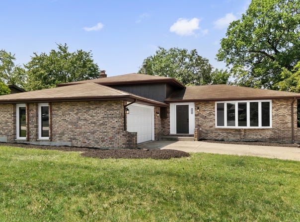 3518 Jacqueline Drive, Crete, IL 60417