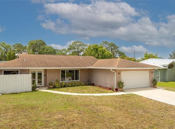 1550 SE Pratt St, Port St Lucie, FL 34983