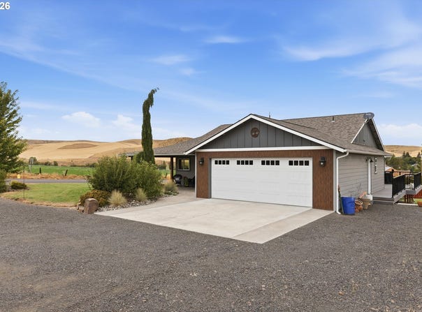 226 SE HEIMRICH St, Dufur, OR 97021