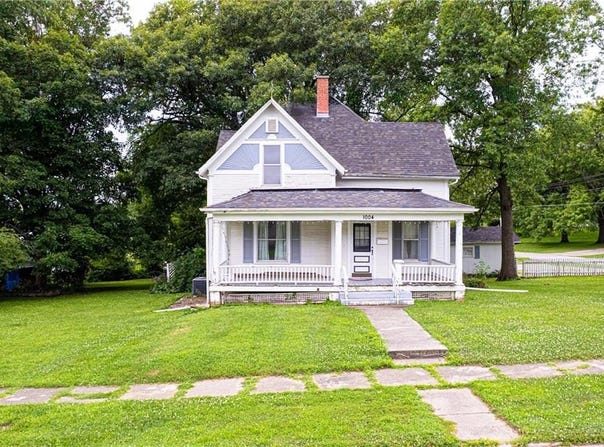1004 E 2ND Street, Maryville, MO 64468