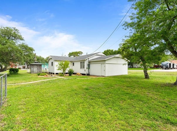 437 W Goodnight, Aransas Pass, TX 78336