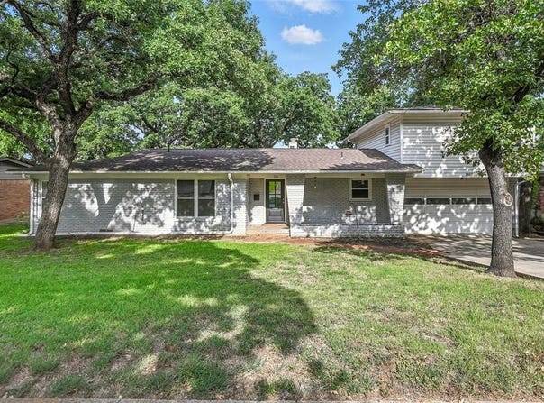 1404 Briarwood Boulevard, Arlington, TX 76013