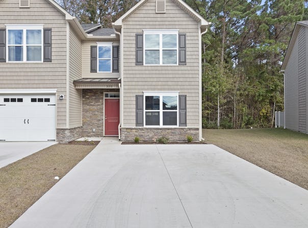 232 Boyington Place Road, Midway Park, NC 28544