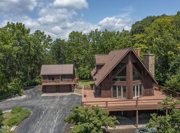116 Scenic Knoll Drive, Hollidaysburg, PA 16648