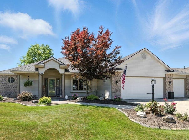 1301 Duesenberg Drive, Huntertown, IN 46748