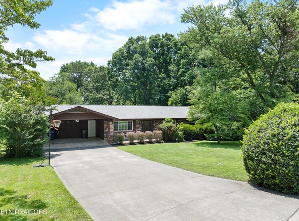 101 Concord Rd, Oak Ridge, TN 37830