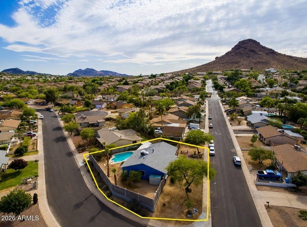 2031 E VISTA Drive, Phoenix, AZ 85022