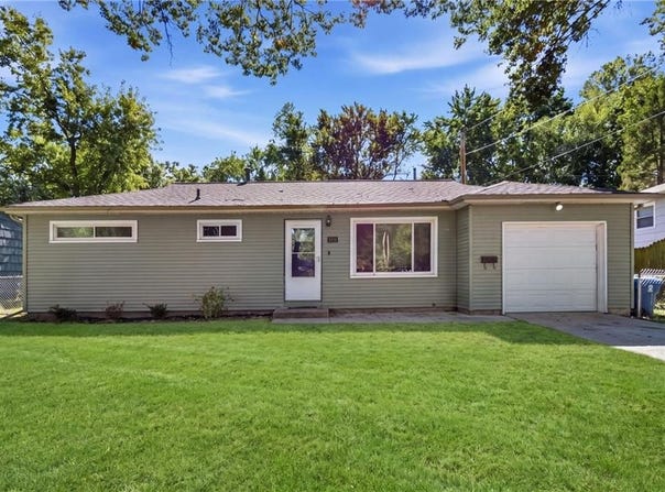5719 W 81st Street, Prairie Village, KS 66208