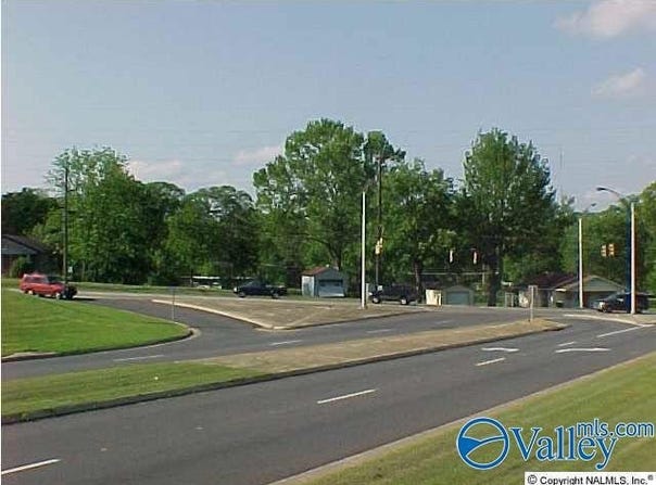 1801 South 11th Street, Gadsden, AL 35901