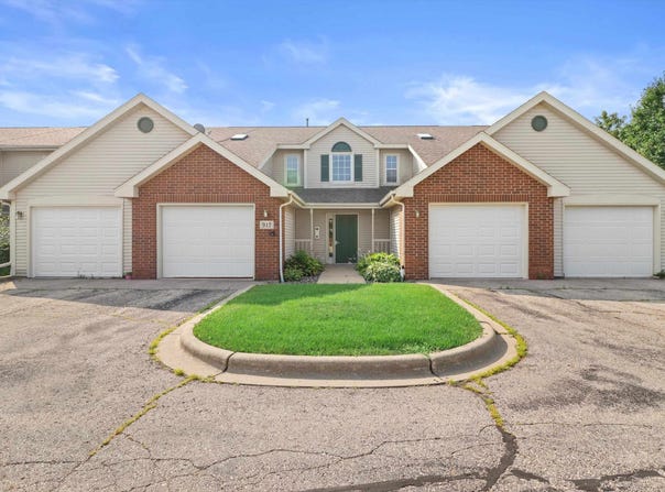 917 Park Street, Oregon, WI 53575