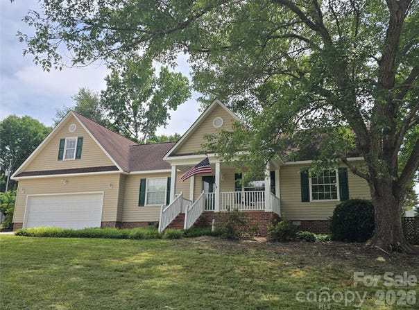 2393 Oxford Circle, Lancaster, SC 29720