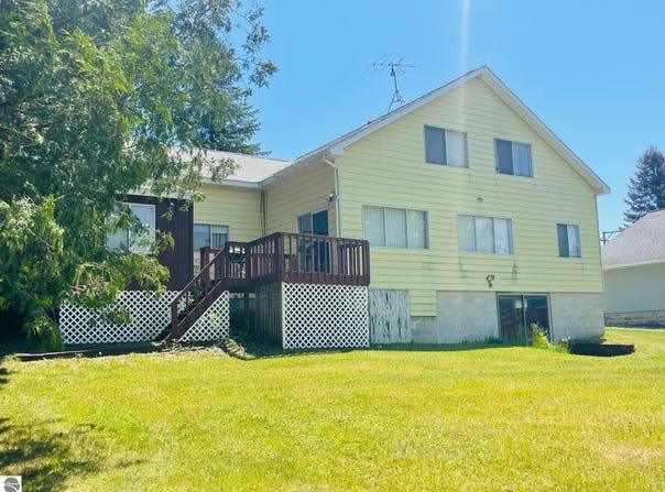 2515 Rushton Road, Central Lake, MI 49622