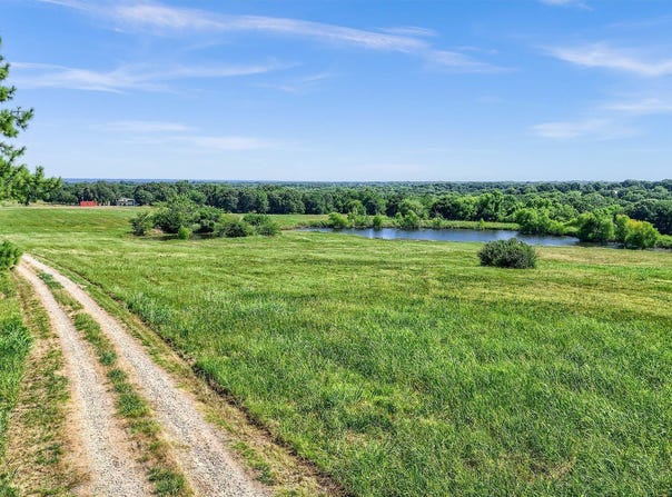 1200 County Road 1215, Savoy, TX 75479