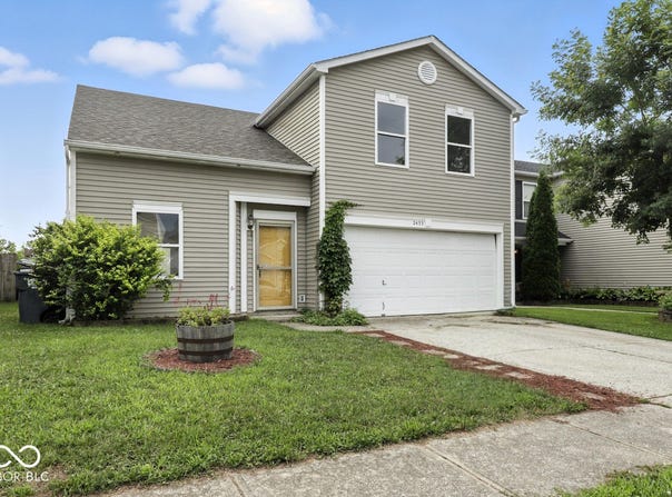 2433 Harvest Moon Drive, Greenwood, IN 46143