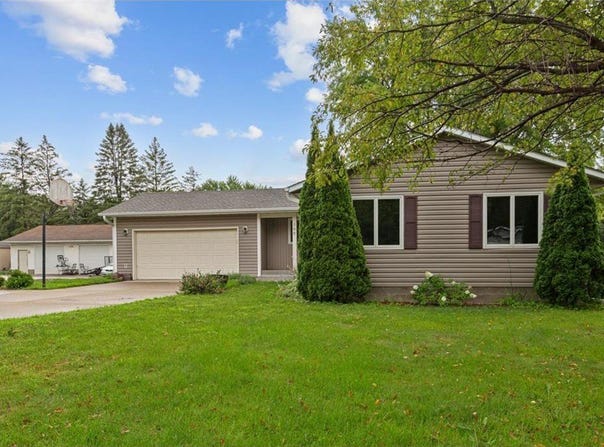 308 9th Avenue NW, Waseca, MN 56093