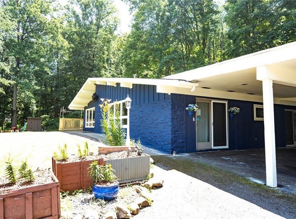 4403 West Pike Rd, Shelocta, PA 15701