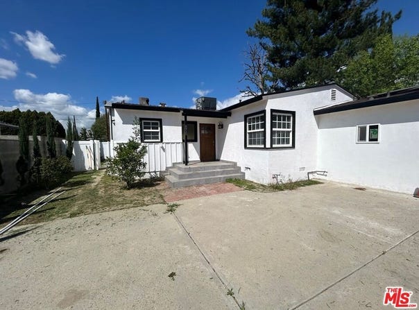 6915 Laramie Ave, Winnetka, CA 91306