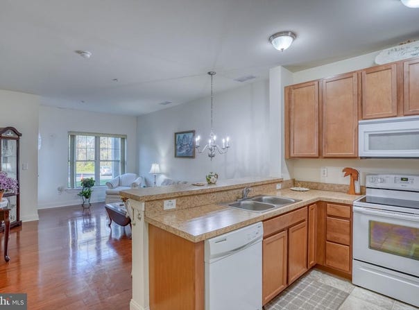 2000 FOUNTAINVIEW CIR #2111, NEWARK, DE 19713