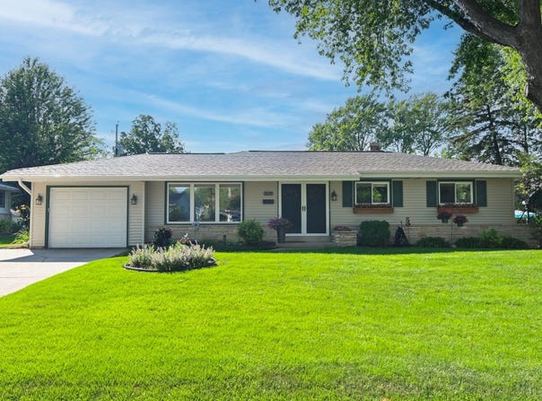 W173n9513 Joper Rd, Menomonee Falls, WI 53051