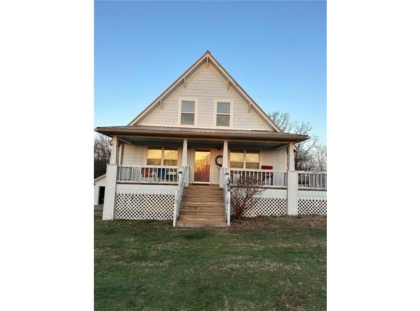 660 Pendergraft  RD, Noel, MO 64854