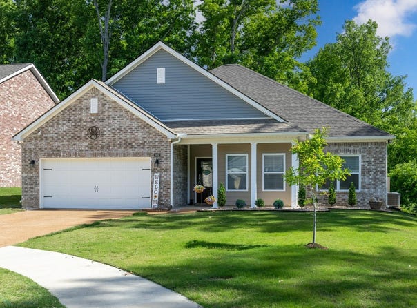 305 WALKER MEADOWS Ln, Munford, TN 38058
