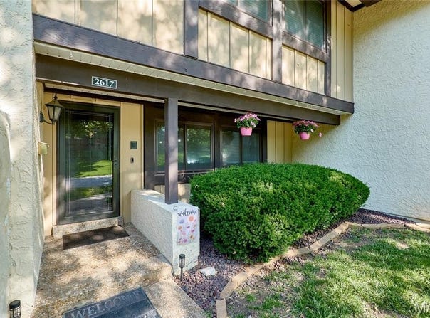 2617 Hampton Road, St Charles, MO 63303