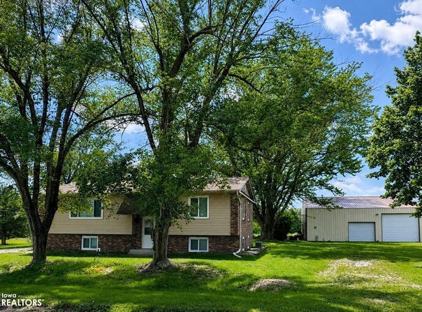 12149 Overturf Drive, Moravia, IA 52571