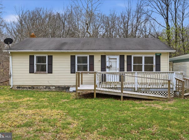 397 WHITE OAK Lane, BLUEMONT, VA 20135