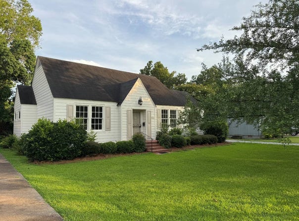 405 West President, Greenwood, MS 38930