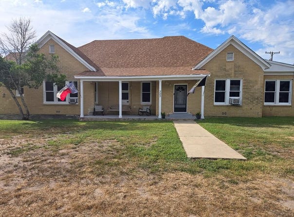 323 Main, Pettus, TX