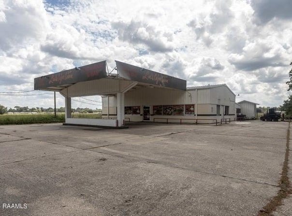 372 Country Ridge Rd, Opelousas, LA 70570